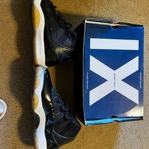 EUC Nike Air Jordan 11 Retro